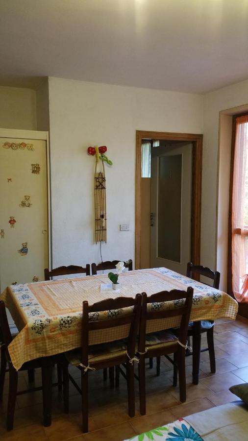 Romagnoli Family Cottage Ameno Eksteriør billede